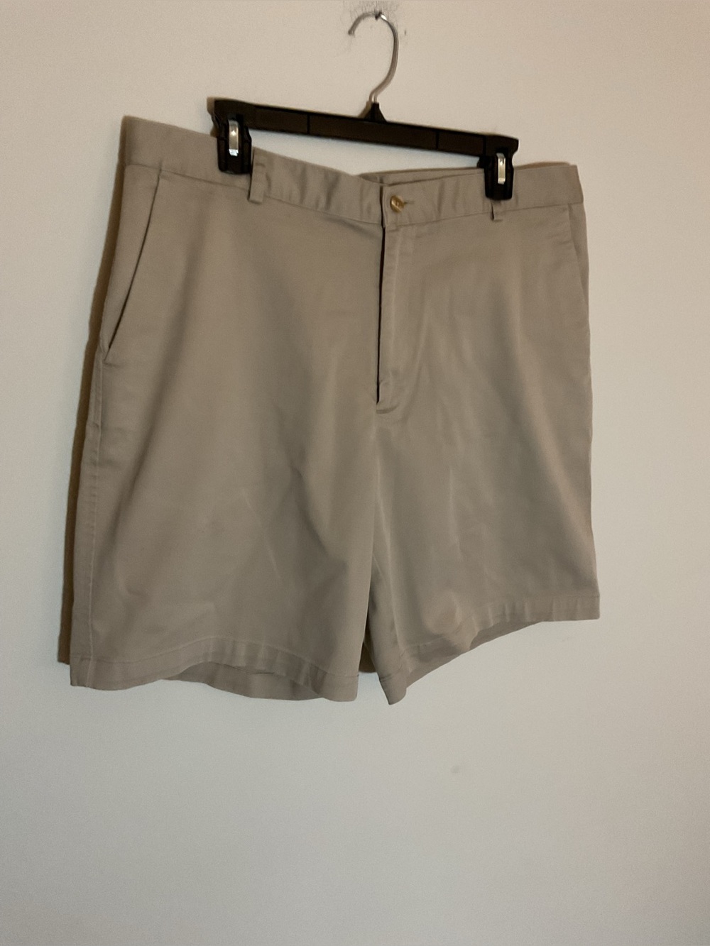 Nike Men's Beige Flat-Front Shorts